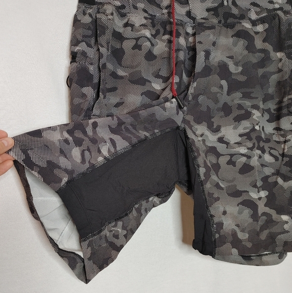 Lululemon T.H.E. Short 9" Linerless Black White Gray Camo Pixel Dot Medium M - Picture 4 of 7